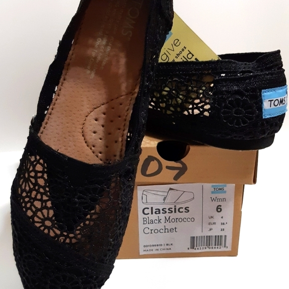 TOMS Black Crochet - Picture 1 of 4